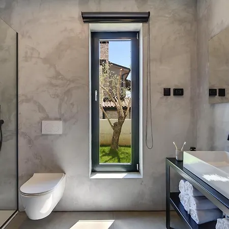 فيلة Aquarius بولا